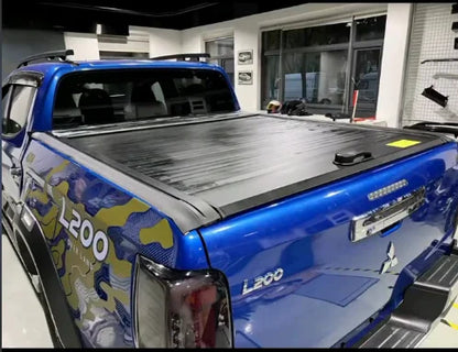 Pickup Triton Roll up Truck Bed Cover Retractable Roll Lid Hard Tonneau Cover for Toyota Hilux Gr Sport Honda Ridgeline Tacoma