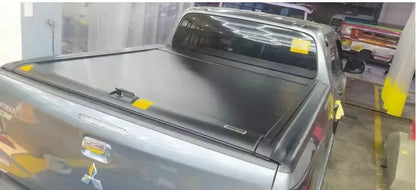 Pickup Triton Roll up Truck Bed Cover Retractable Roll Lid Hard Tonneau Cover for Toyota Hilux Gr Sport Honda Ridgeline Tacoma